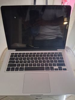 Apple laptop