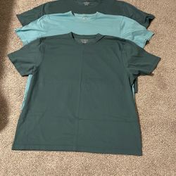 3 T-shirts
