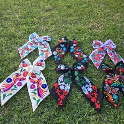 Mexican Bow..  Moños Mexicanos Bordados.. September 16th 