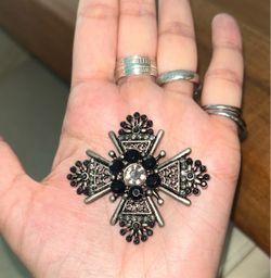 Maltese/Gothic style cross brooch