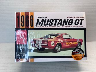 AMT 1305/12 1966 FORD FASTBACK MUSTANG GT MODEL KIT-NIB-1/25 SCALE