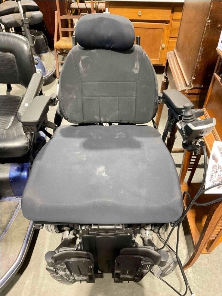 Quantum Q6 Edge HD Power Wheelchair – Stored, Great Condition – $1,000 OBO