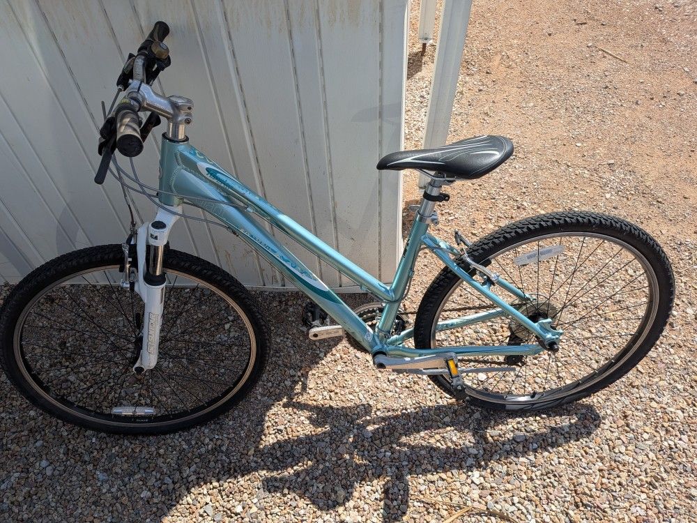 Giant Revel W Mountain Bike