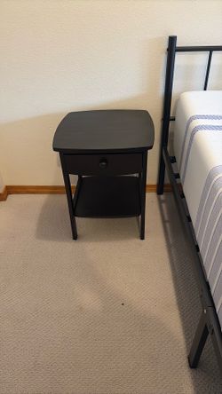 Nightstand/End table