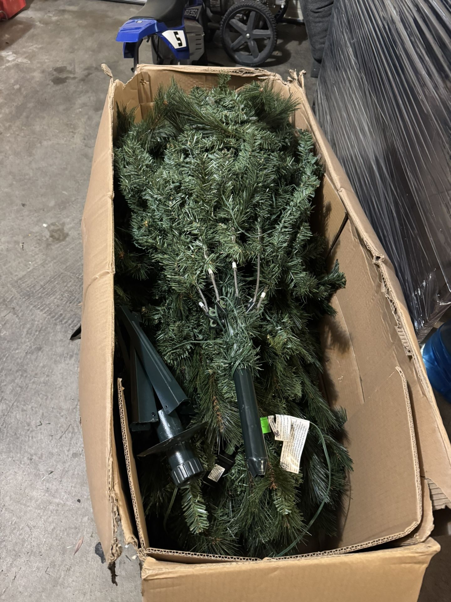 Sale Tree Christmas $325 7.5 Feet 