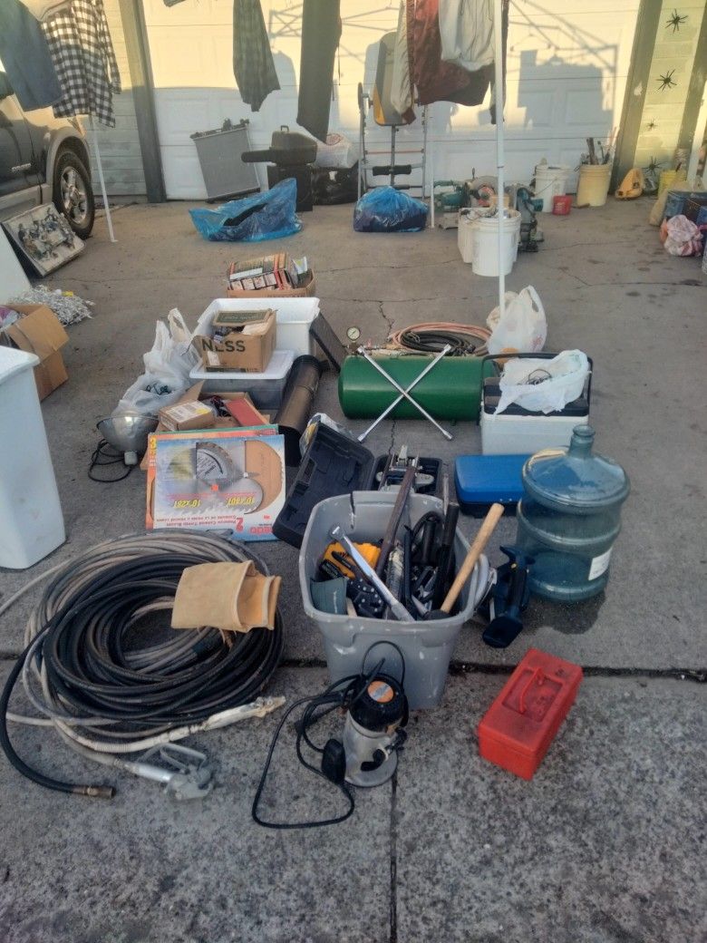 Eramienta Tools