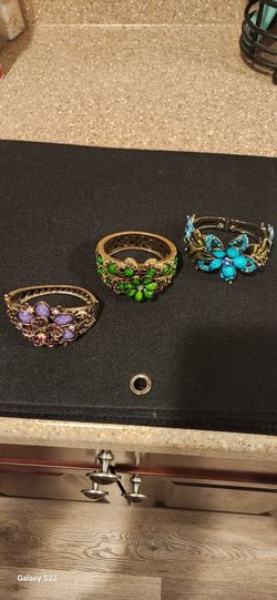 3 Bracelets.
