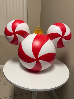Disneyland Christmas 20” Mickey Mouse Decorative Light-Up Pumpkin Head Disney
