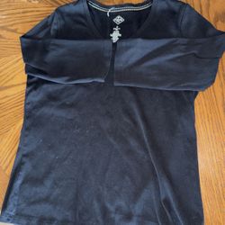 St. John’s Bay 100% cotton crew neck style long sleeve women’s essential tee Size M