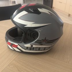 Bell 2014 motorcycle helmet medium no visor