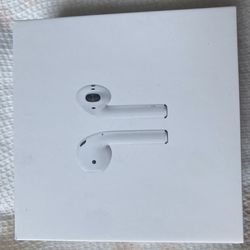Apple Airpods (2nd gen) with charging case