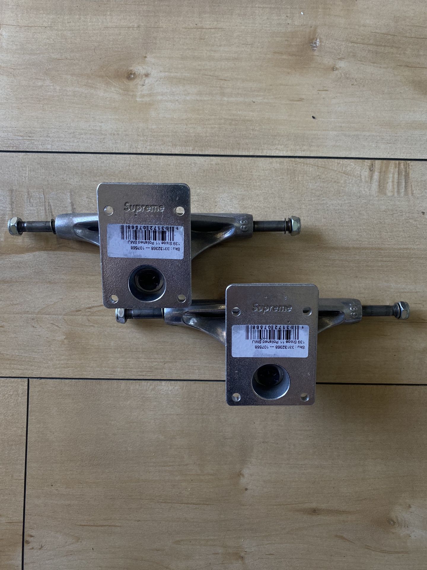 Supreme independent truck 139 2個セット Supreme independent truck