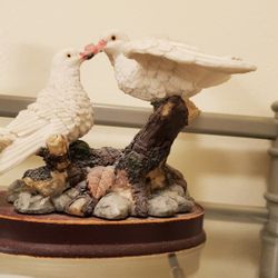 Doves Statuette