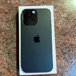 Black iPhone 16 Pro Max 