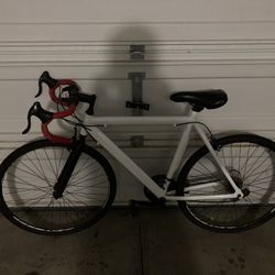 Vitesse Bike 7 Speed White Great Bike For Bike Rides!!!