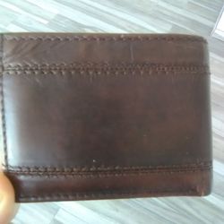 Men's wallet. Bifold. Dark brown leather. Broken in