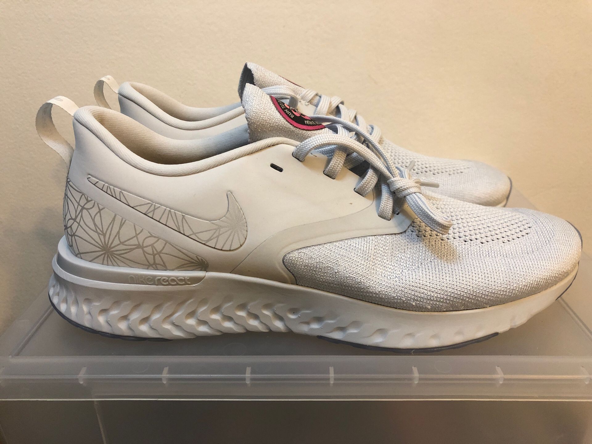 Nike Odyssey React 2 Flyknit Mesh Men’s Running Shoes AT9975-001 Gray Sz 11