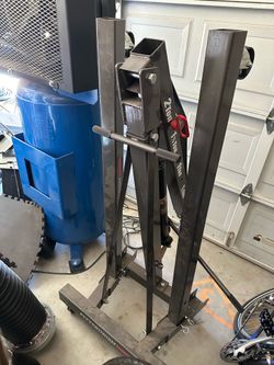 Harbor freight pneumatic up to 2 ton engine hoist works great