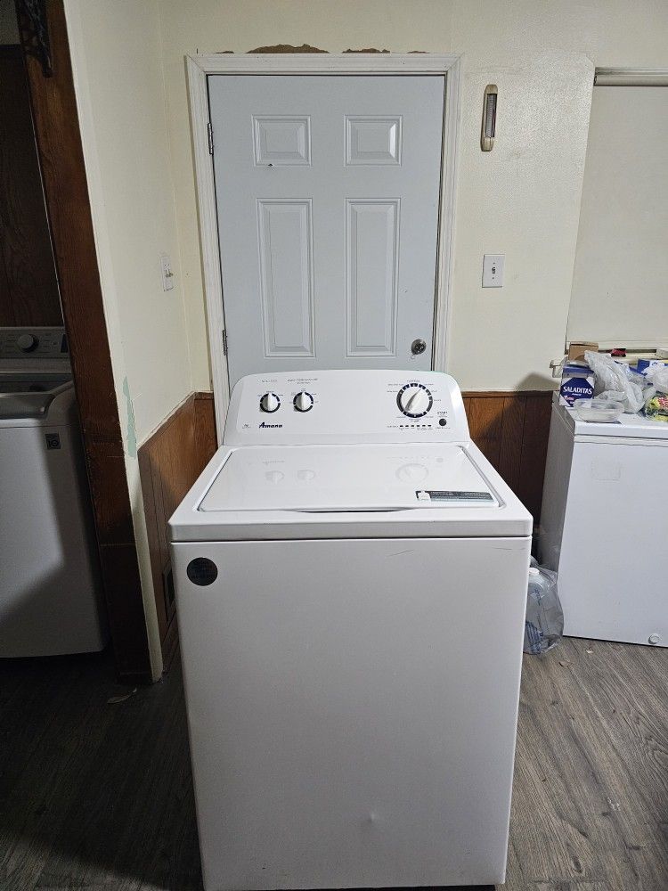 AMANA MADE BY WHIRLPOOL WASHER EXCELLENT CONDITION LARGE CAPACITY HEAVY DUTY DELIVERY AVAILABLE FOR EXTRA FEE WE DO REPAIRS