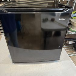 Compact 1.7 Cu. Ft. mini fridge