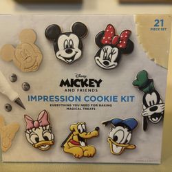 William Sonoma, Disney Impression Cookie Kit, 21 Pieces