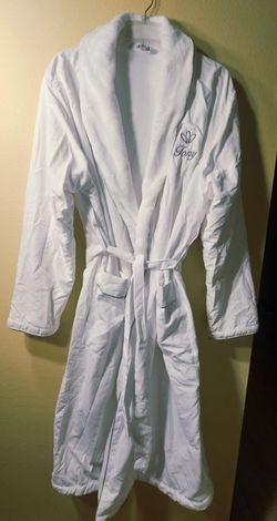 WHITE COZY BATHROBE 
