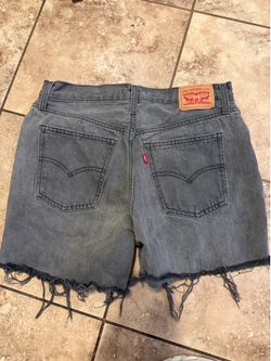 Women’s Levi’s shorts size 29