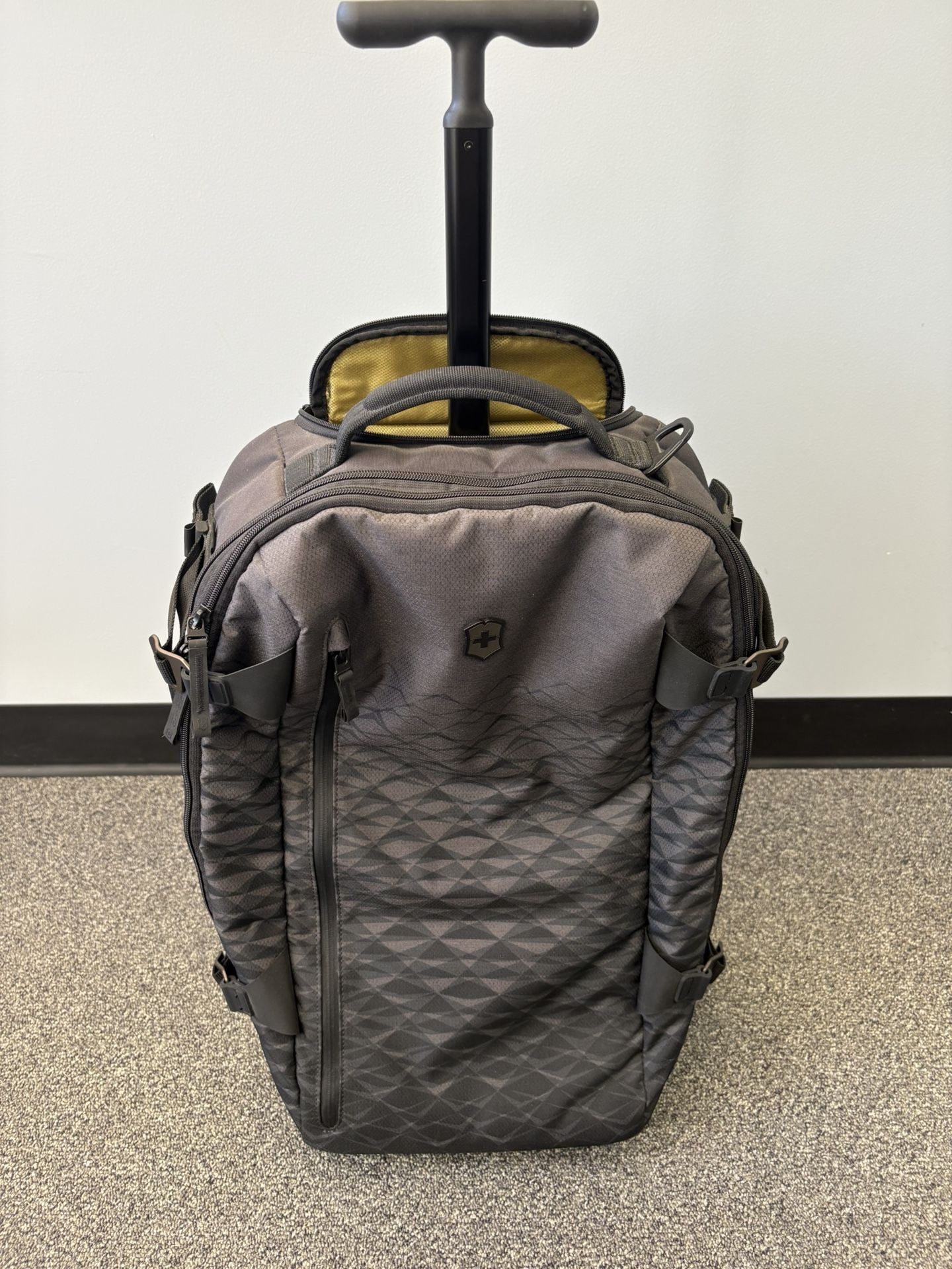 Alpine Swiss Victorinox Rolling Bag Luggage