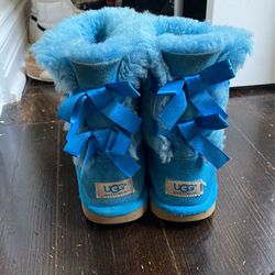 Uggs Ribbon Blue Shoes