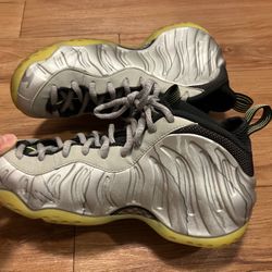 Nike Foamposites Silver Grey Size 10