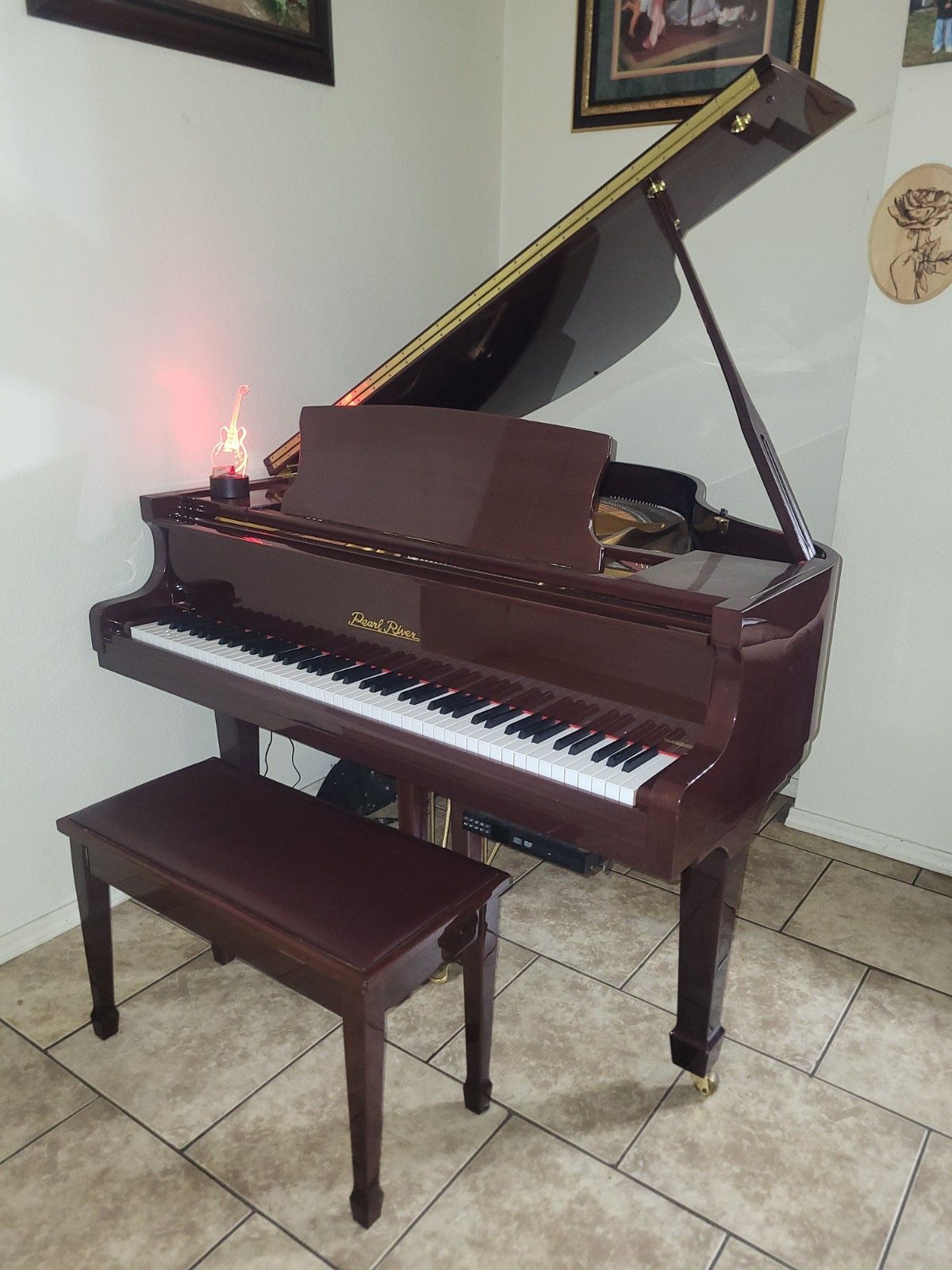 Pearl River Piano 