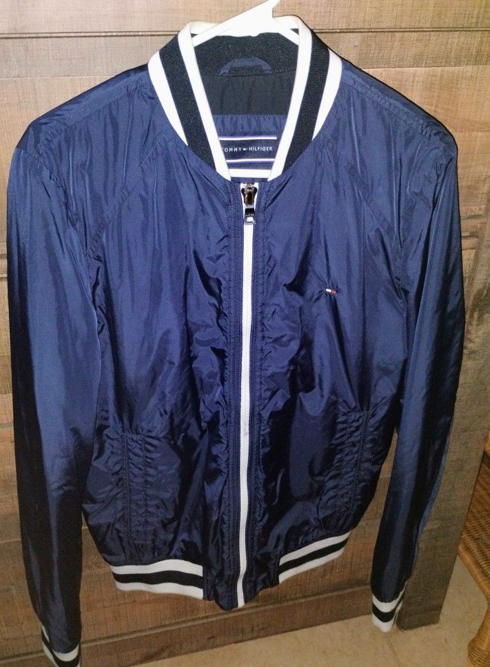 FIRM IN MERCED‼️MENS TOMMY HILFIGER JACKET SIZE SMALL