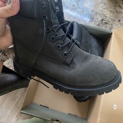 Black Size 5 Timberlands 