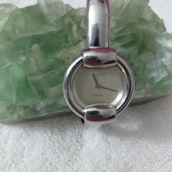 Amazing Deal Authentic Women Gucci Watch