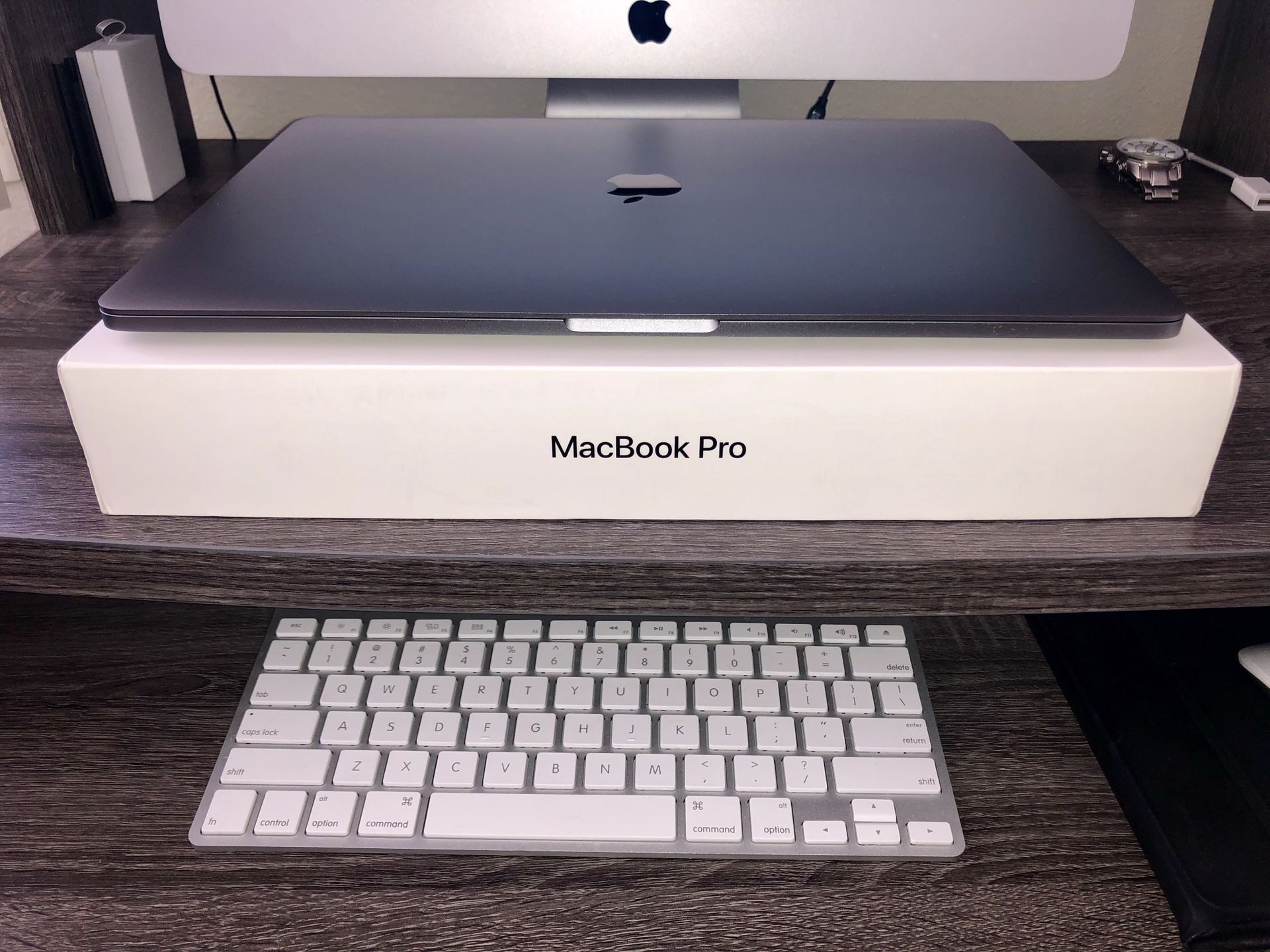 2017 MacBook Pro 15” Touch-bar I7 16Gb Ram 256gb SSD.