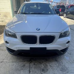 BMW X1 2013!!! 4,000 Down Payment!!!! We Finance!!!