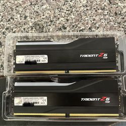 G.Skill Trident Z5 RGB 32 GB  (2 x 16 GB) DDR5-6800 CL34 Mem