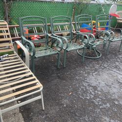 Outdoor Table And Chairs 