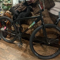 Throne Oil Slick 29er Trades Only‼️‼️