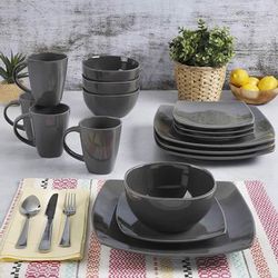 Dinnerware Set
