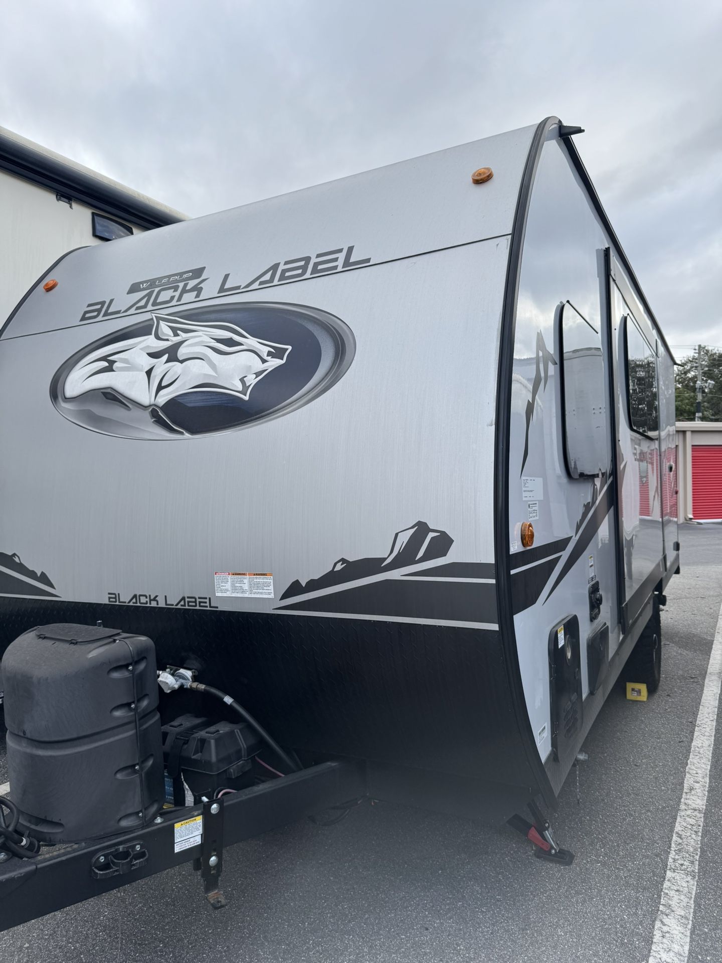 2024 Forest River Wolf Pup Black Label (17JWBL) Length: 23’11’’ • Clean & Clear Title