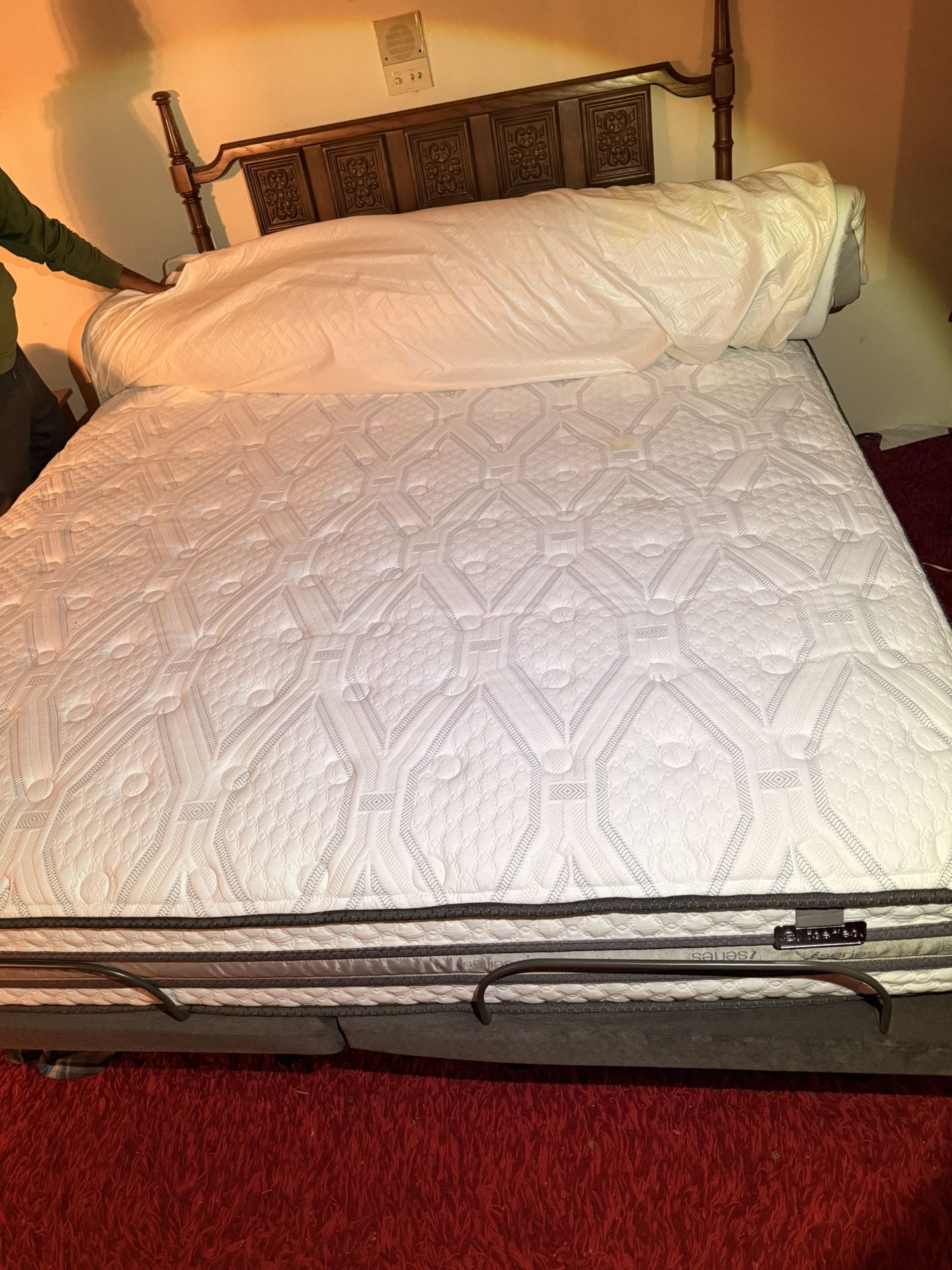 King Serta Individual Coil Mattress With Metal Frame