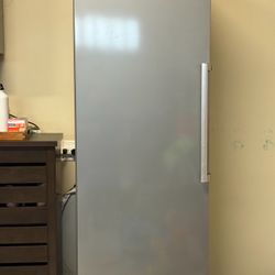 Samsung 11.4 cu. Ft. Convertible Upright Freezer