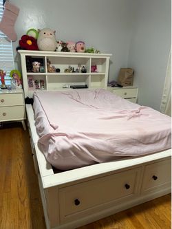 Jerome’s furniture full/queen size bedframe