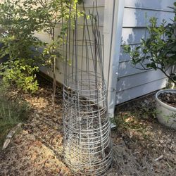 Metal Plant/Tomato Cages