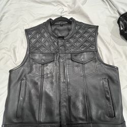 Leather Vest / Cut