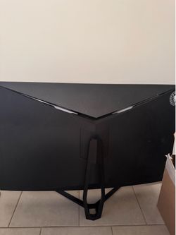 Black Widow Curved Monitor 39’