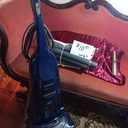 Vacuum Cleaner With Hoses And Replacement Bags
