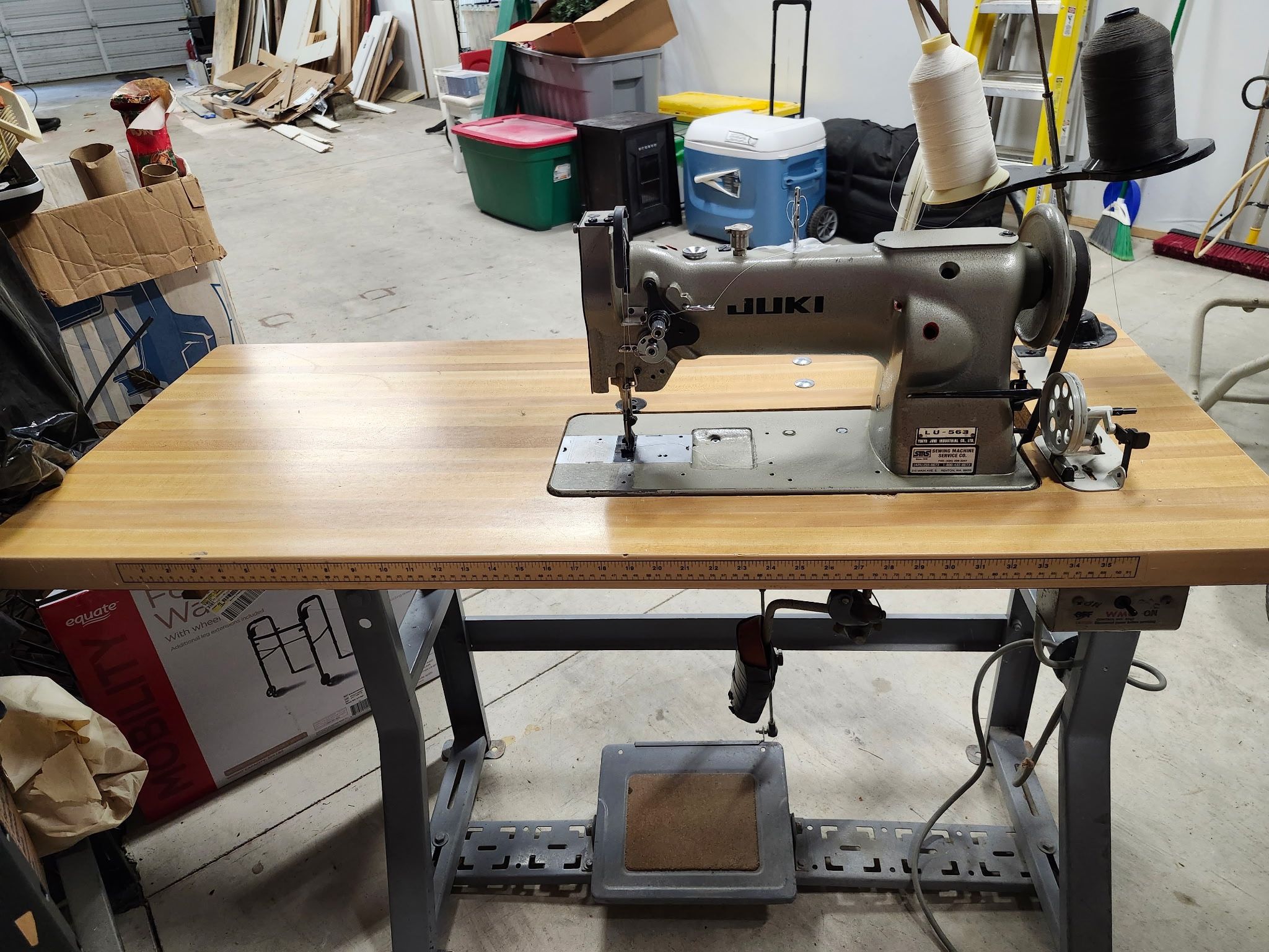 JUKI LU562 Sewing Machine