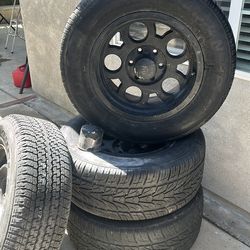 Toyota tundra tire